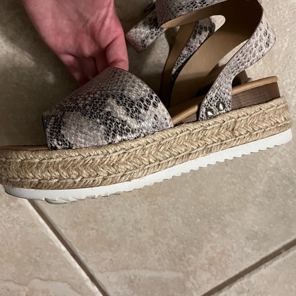 Soda Espadrilles - Picture 8 of 11